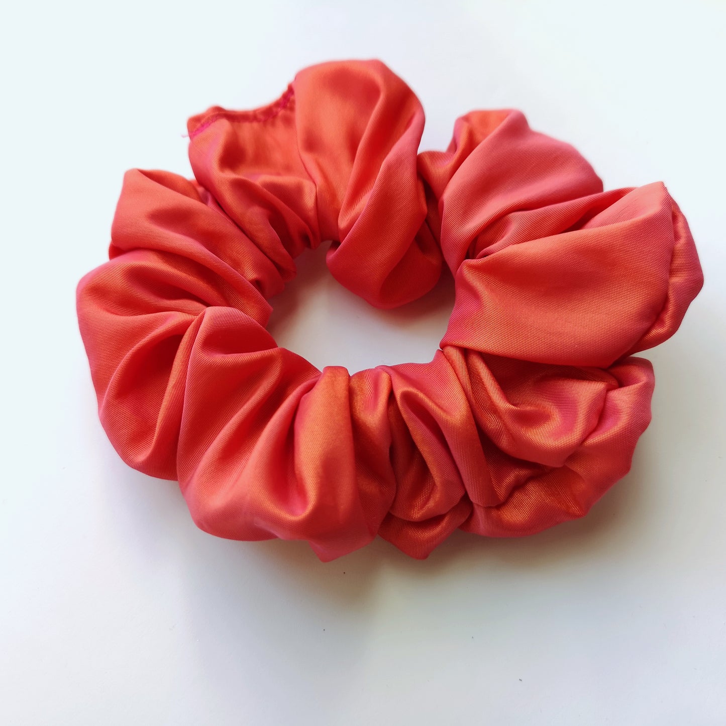 Lazacszínű scrunchie