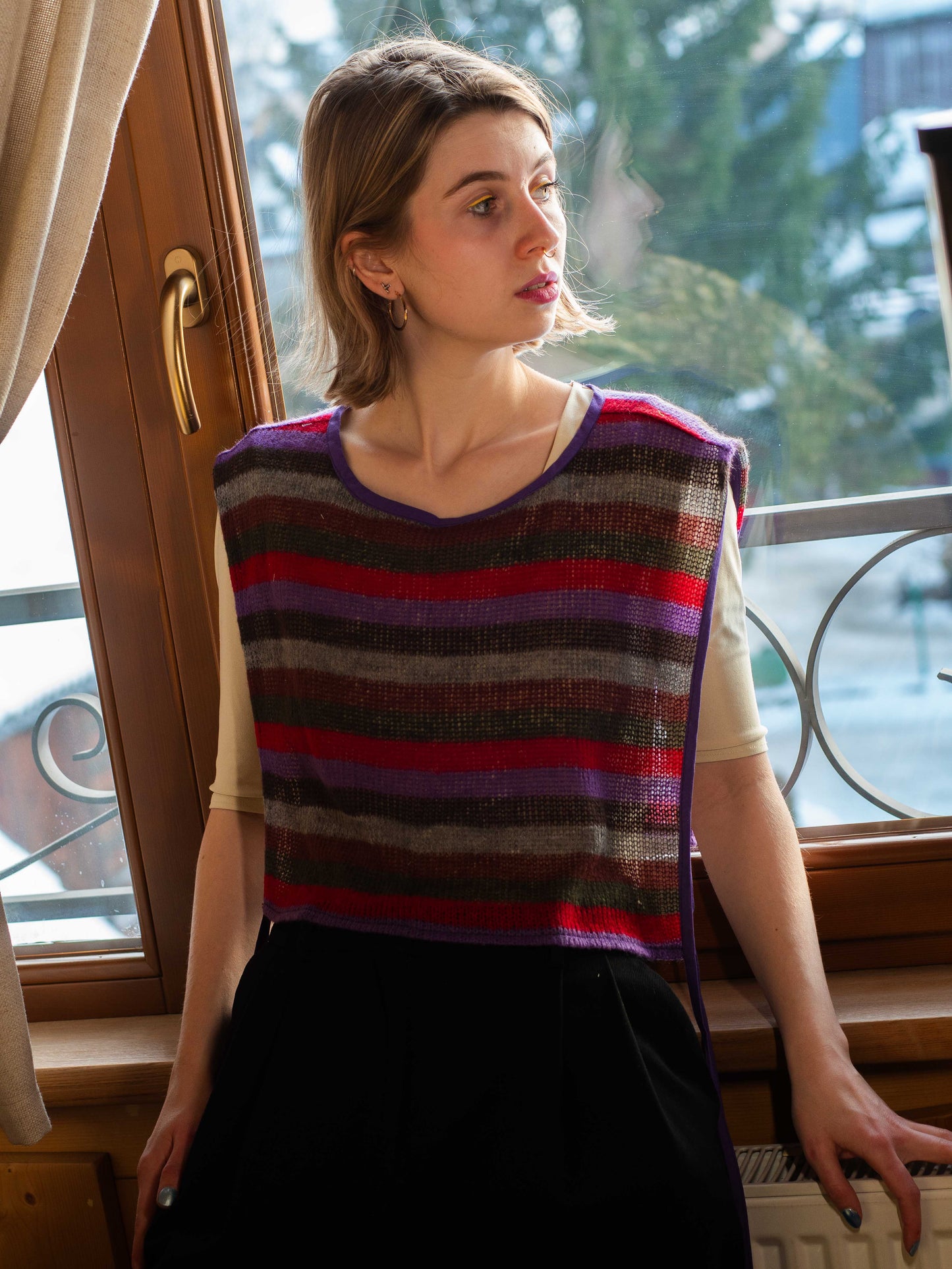 Lila-piros kötött mellény