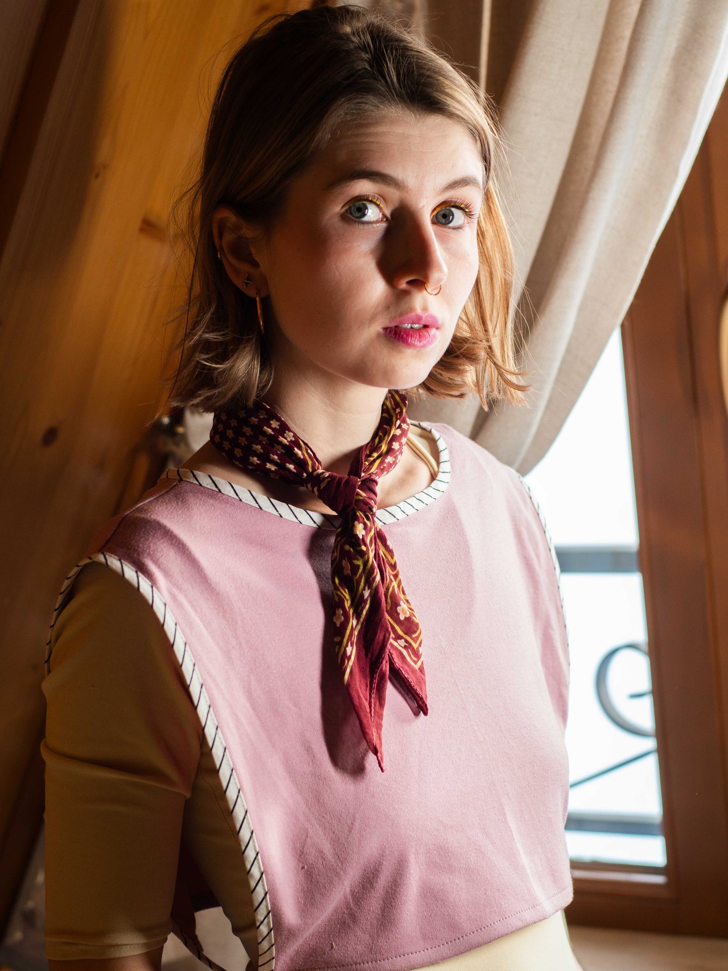 Világos mályva mellény