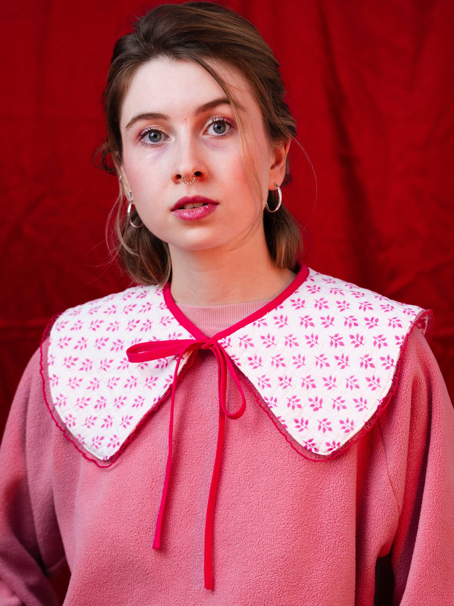 Leveles-kockás gallér