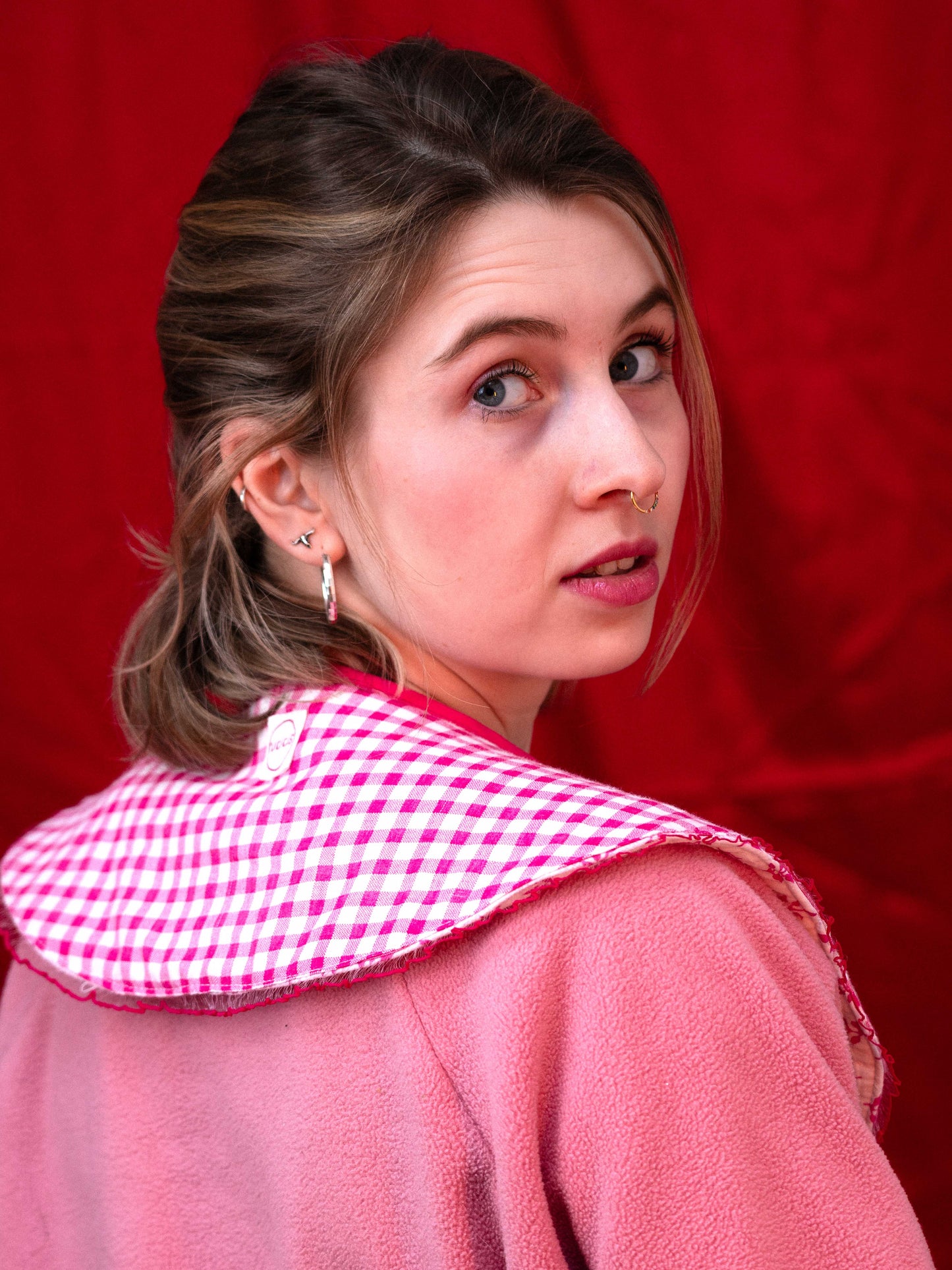 Leveles-kockás gallér