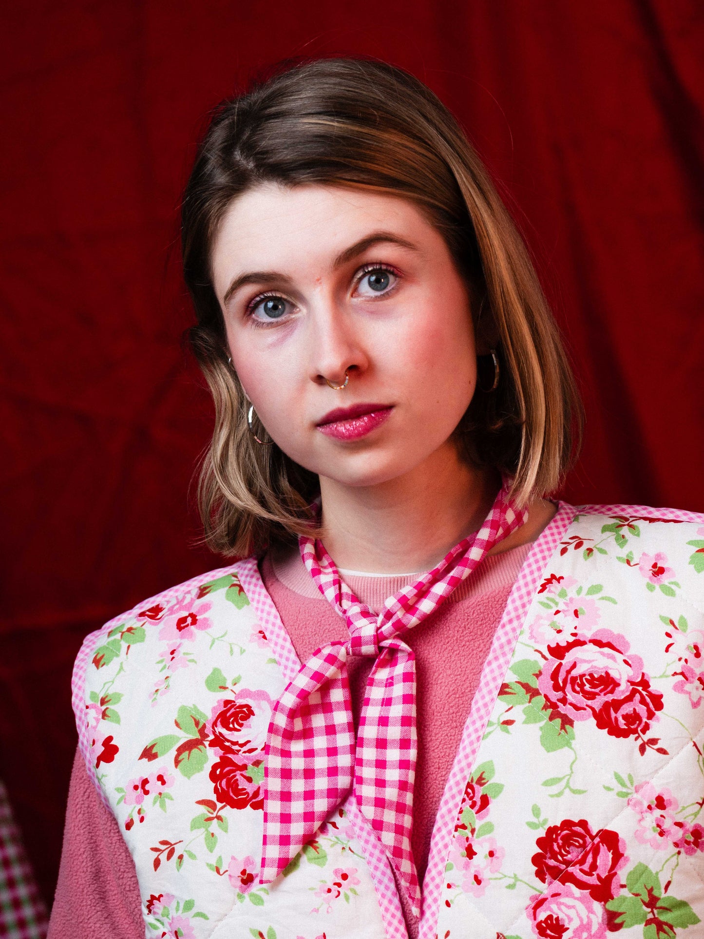 Rózsaszín kockás kendő