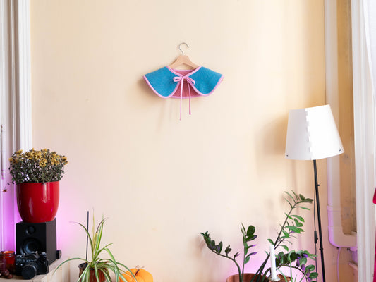 Rózsaszín-kék gallér