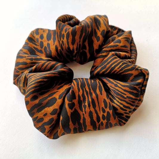 Párdusmintás scrunchie