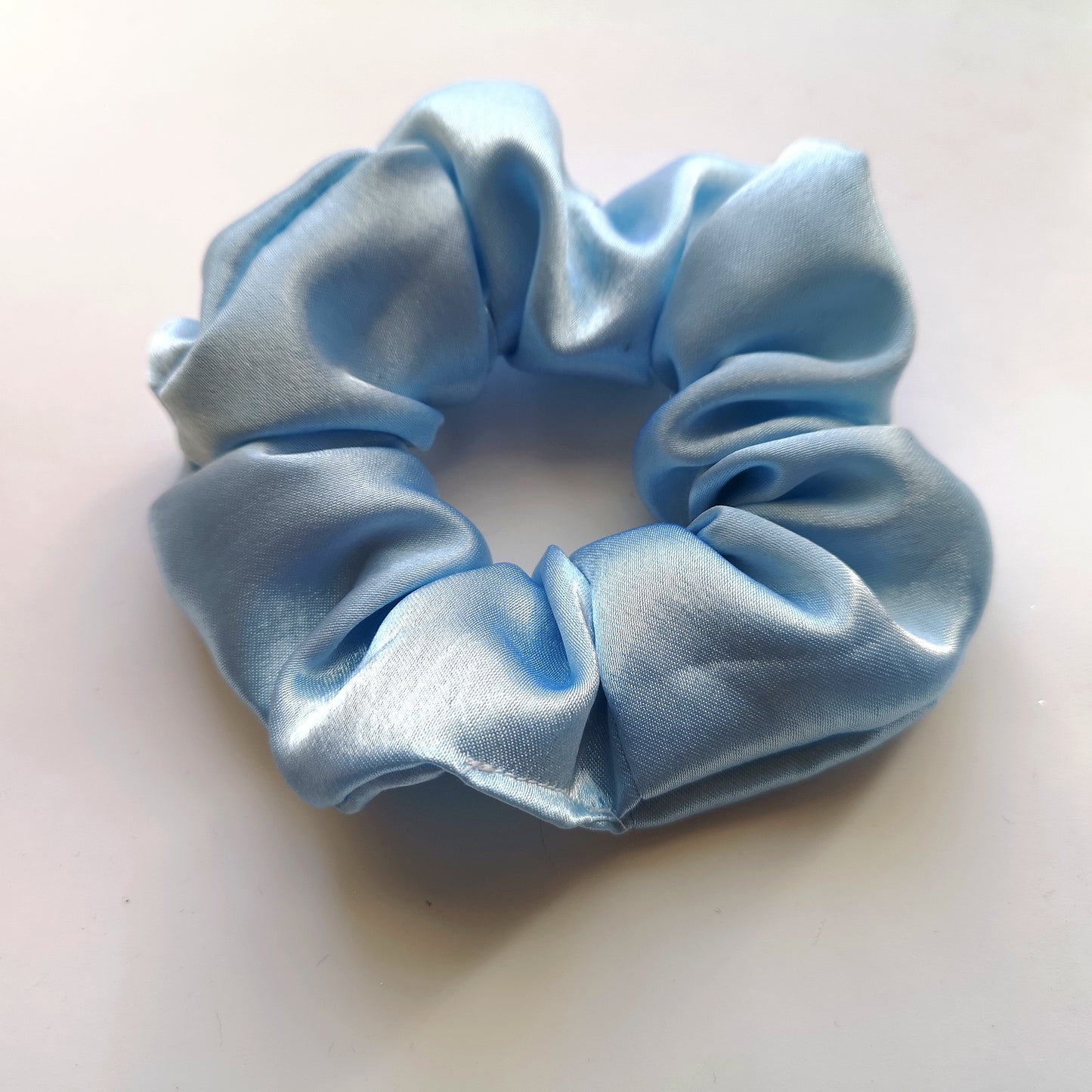 Világoskék scrunchie