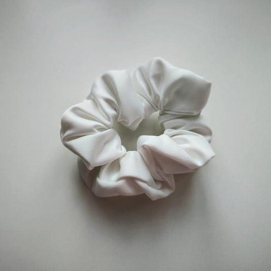 Fehér scrunchie