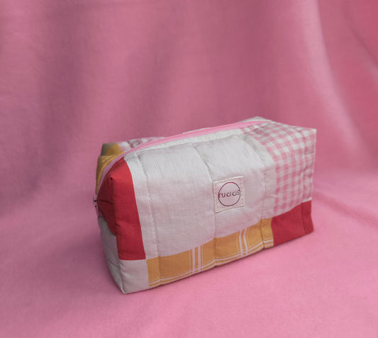 Színes kockás neszeszer