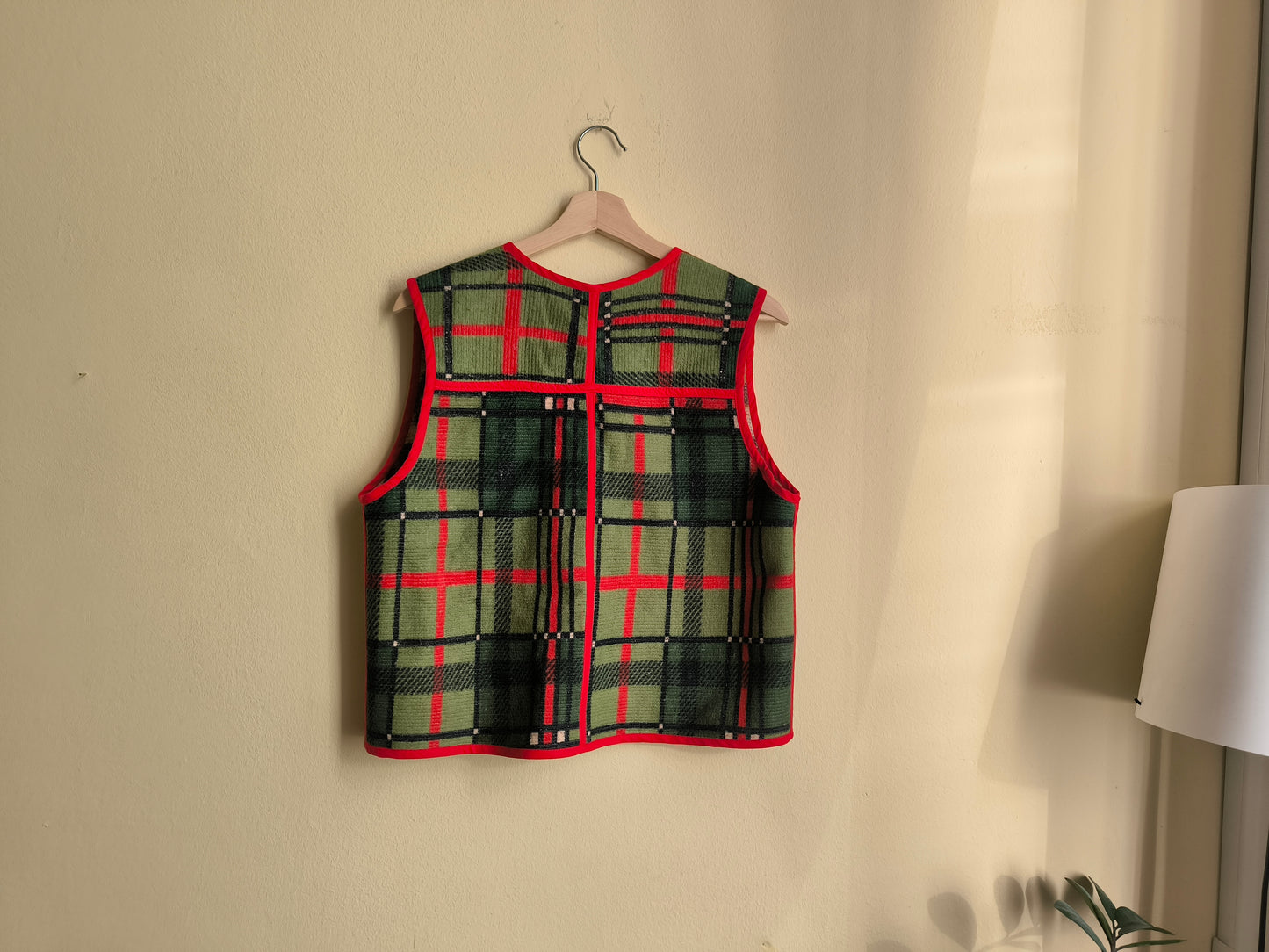 Kockás/párducos kétoldalú mellény