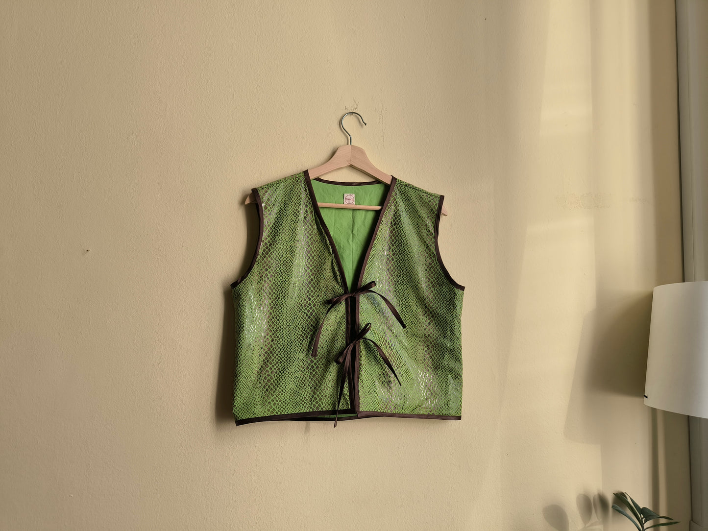 Kígyómintás mellény