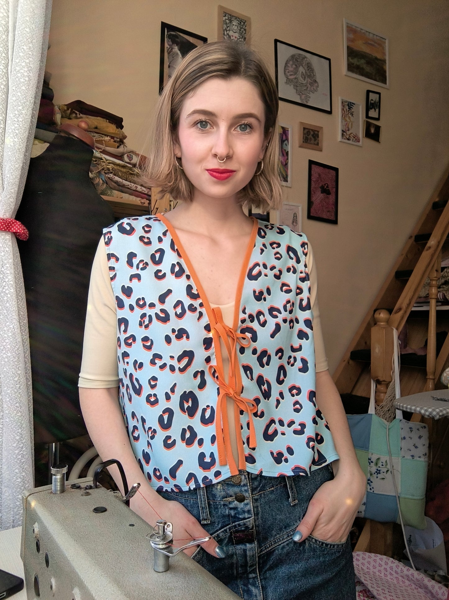 Színes párducmintás mellény/felső